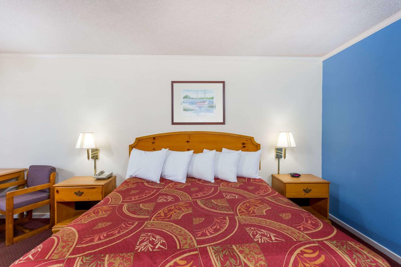 Days Inn By Wyndham Summerton Exterior foto